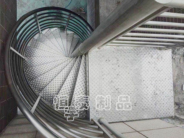 如何挑选不锈钢制成的楼梯扶手管呢